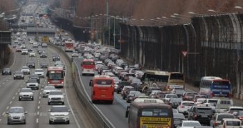 Traffic jams on highways as people return to Seoul from