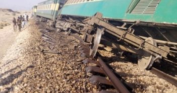 Blast derails train in Pakistan, eight injured