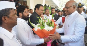 Maharashtra Governor welcomed at Vidhan Bhavan