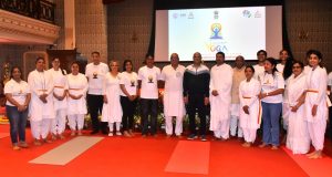 Maha Governor leads Raj Bhavan in performing yoga